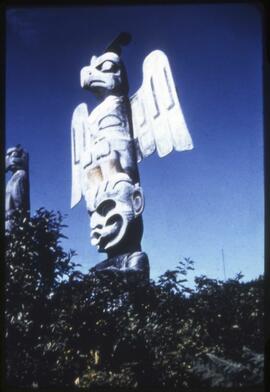 Dzunuk'wa totem pole with thunderbird