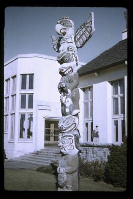 Victory through honour pole