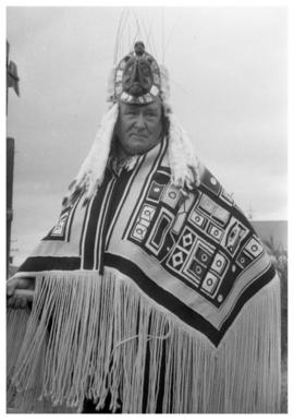 Chief Thomas Hunt at Chief Mungo Martin memorial