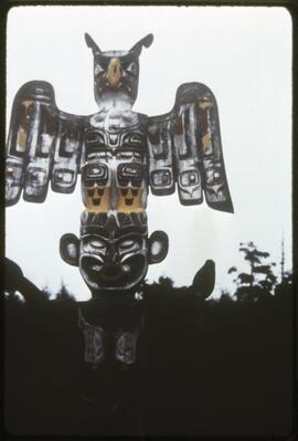 Dzunuk'wa totem pole with thunderbird