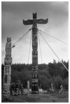 Chief Mungo Martin memorial, pole raising