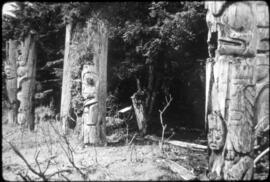 House frontal totem poles